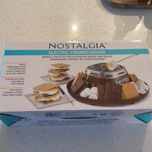 Nostalgia S’mores Maker